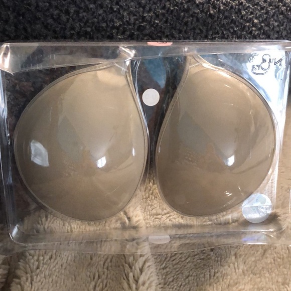 LAST CHANCE 💄 NuBra Ultra Lite Stick on Bra, D cup - Picture 1 of 4